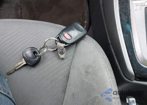 2013 Hyundai Elantra Gls from USA, damaged, VIN 5NPDH4AE8DH371279